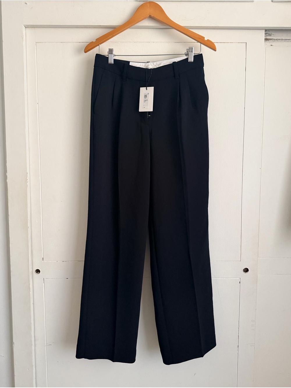 Aritzia Low Effortless Pants - Black